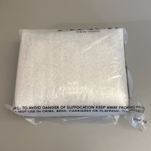 Coach Weekly Pill Box In Signature Canvas - Picture 3 of 4